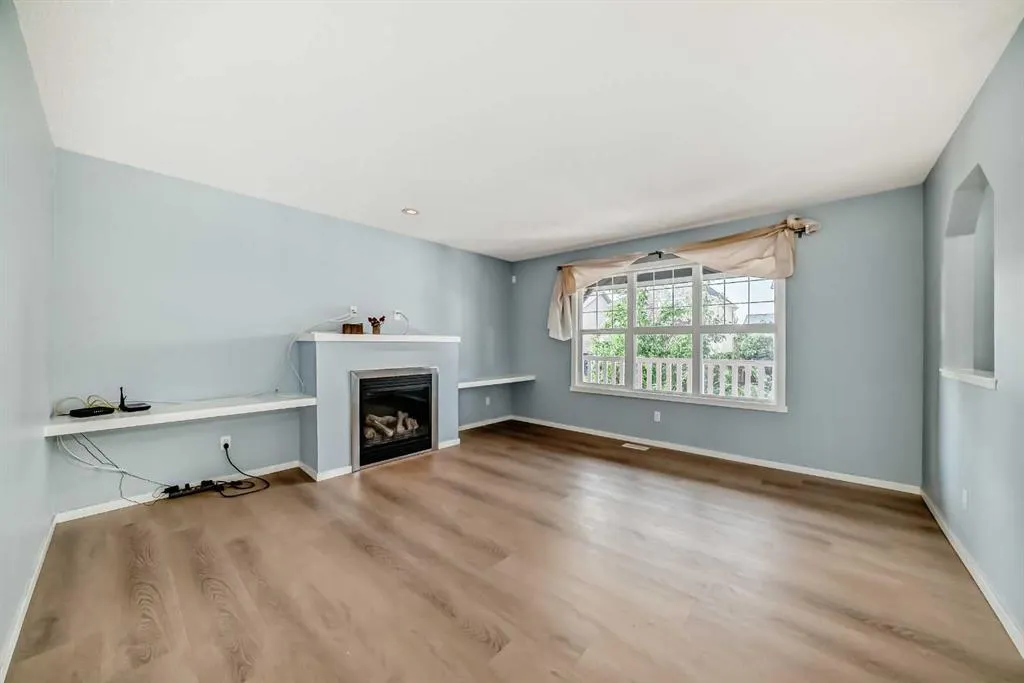 57 Brightoncrest Heights