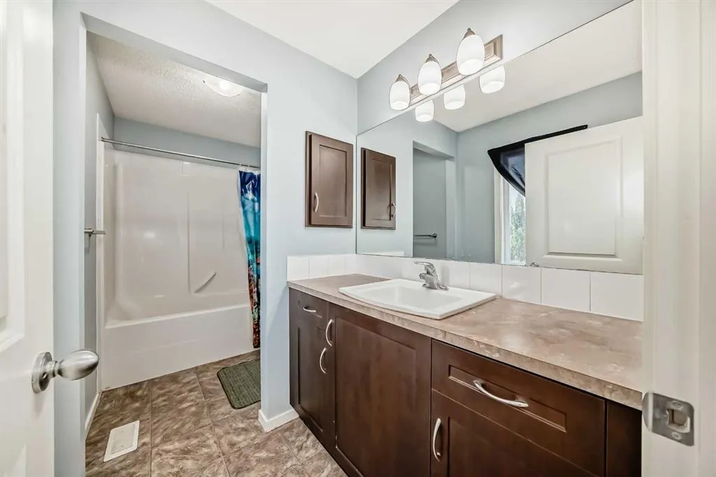 57 Brightoncrest Heights