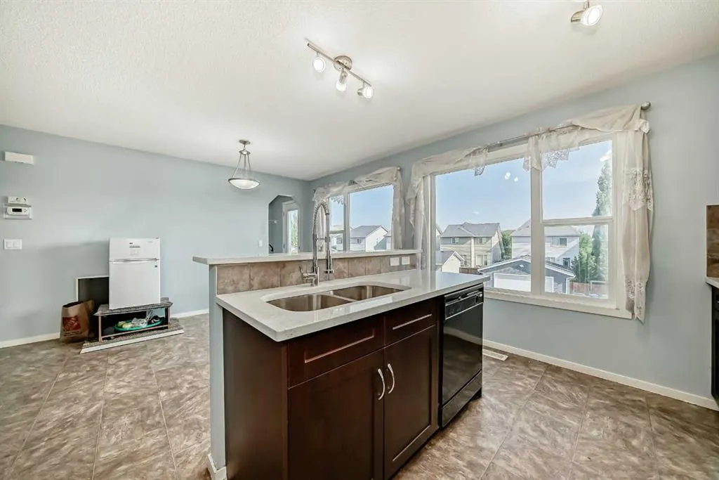 57 Brightoncrest Heights