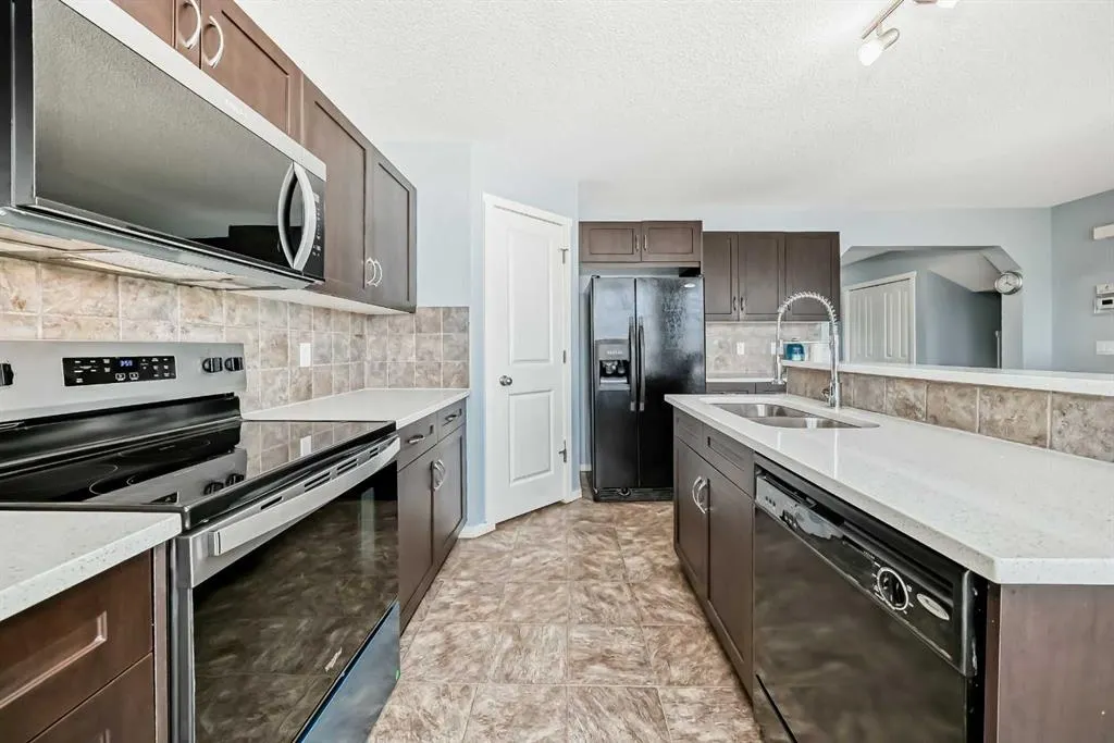 57 Brightoncrest Heights