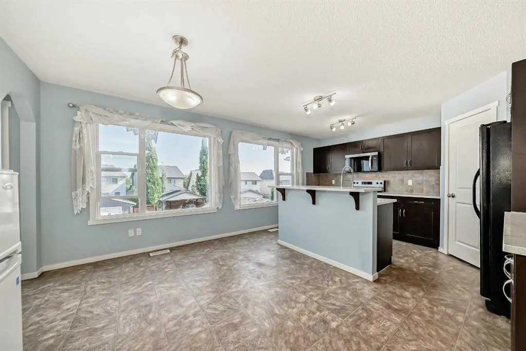 57 Brightoncrest Heights
