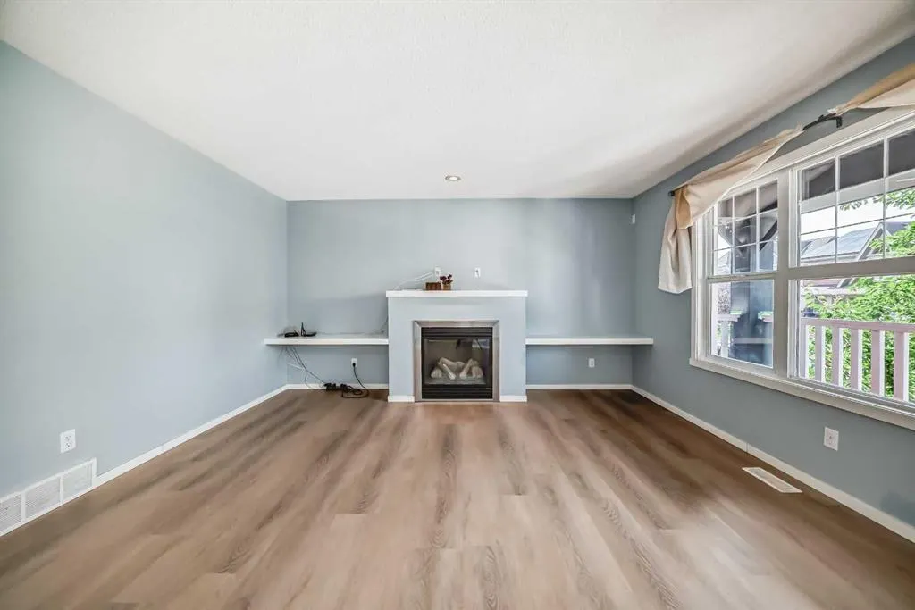 57 Brightoncrest Heights