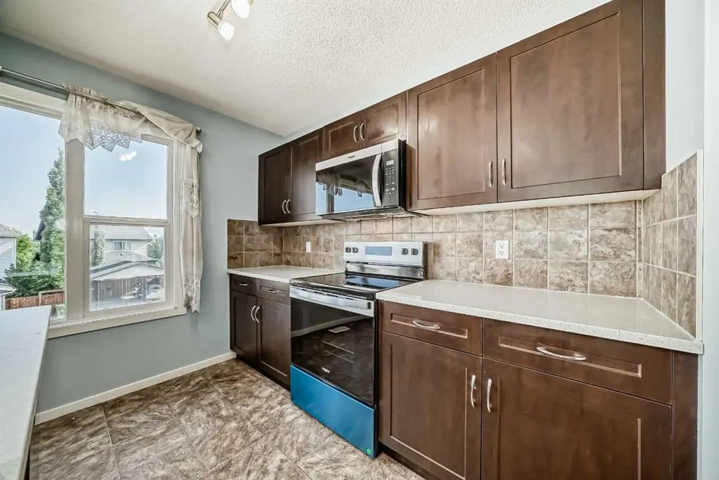 57 Brightoncrest Heights