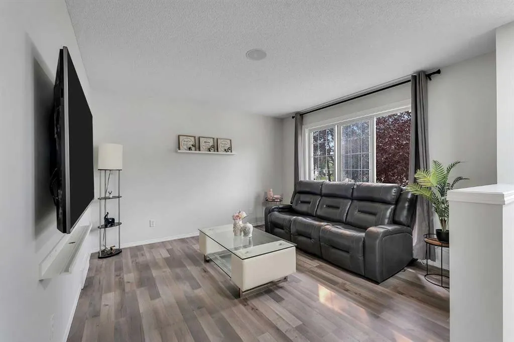 16 Saddlebrook Place NE