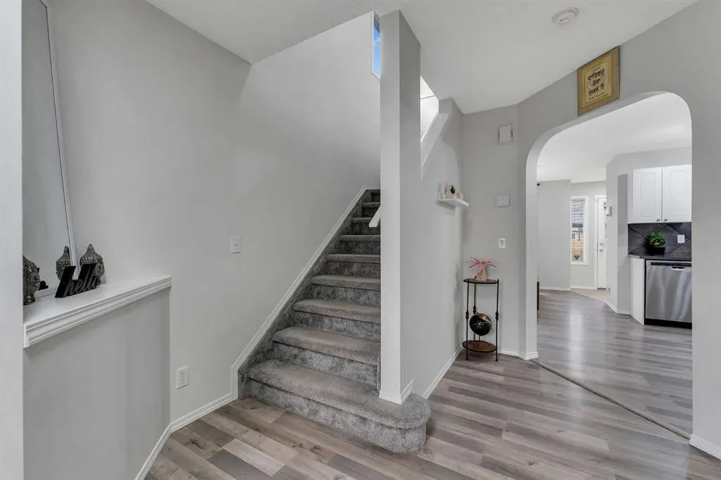 16 Saddlebrook Place NE