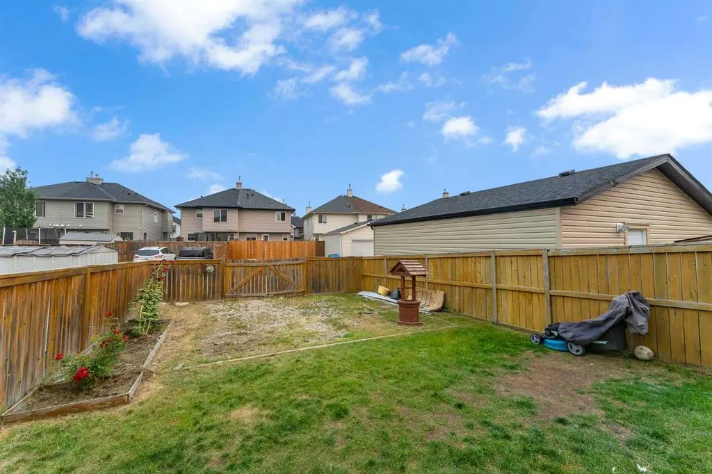16 Saddlebrook Place NE