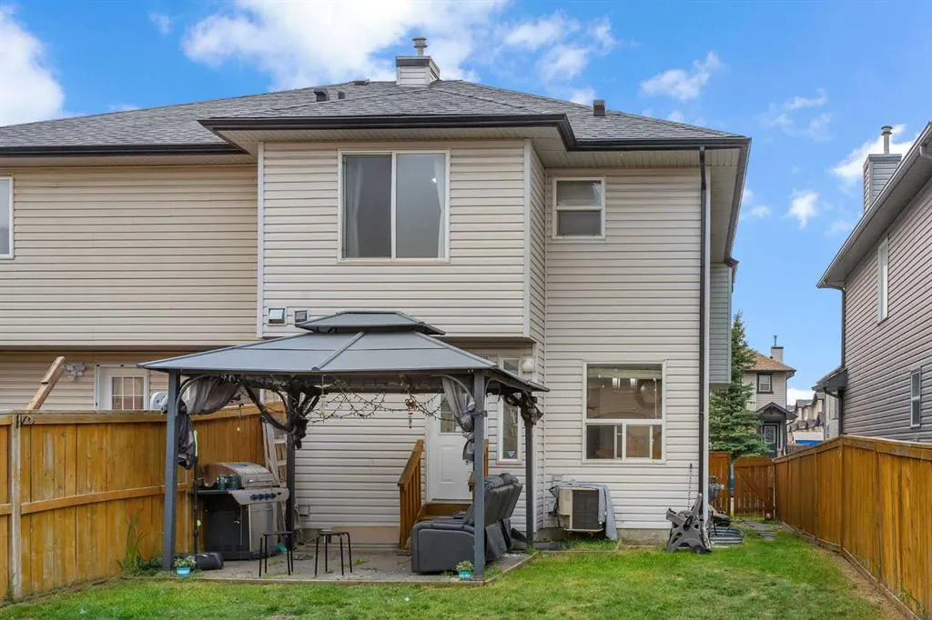 16 Saddlebrook Place NE