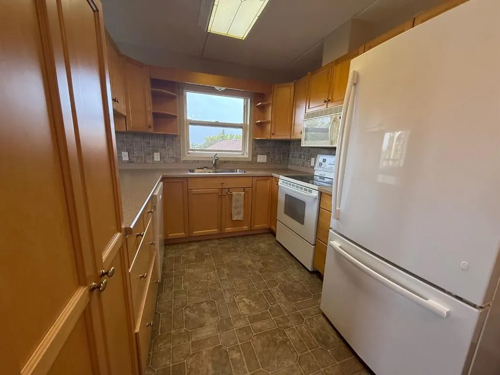 848 4 Avenue, #302