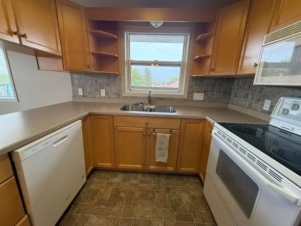848 4 Avenue, #302