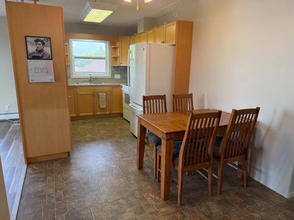 848 4 Avenue, #302