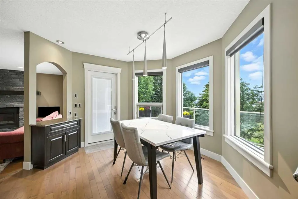 141 Edgeview Road NW