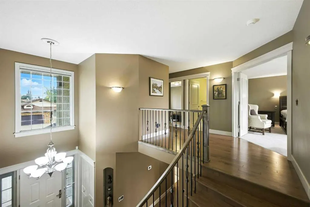 141 Edgeview Road NW
