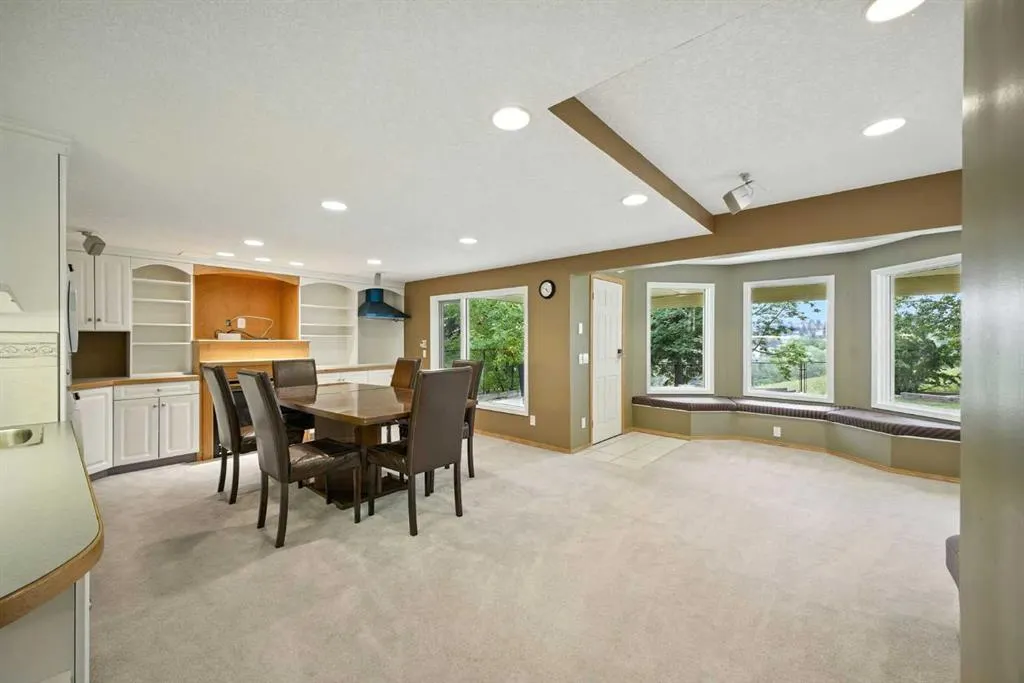 141 Edgeview Road NW