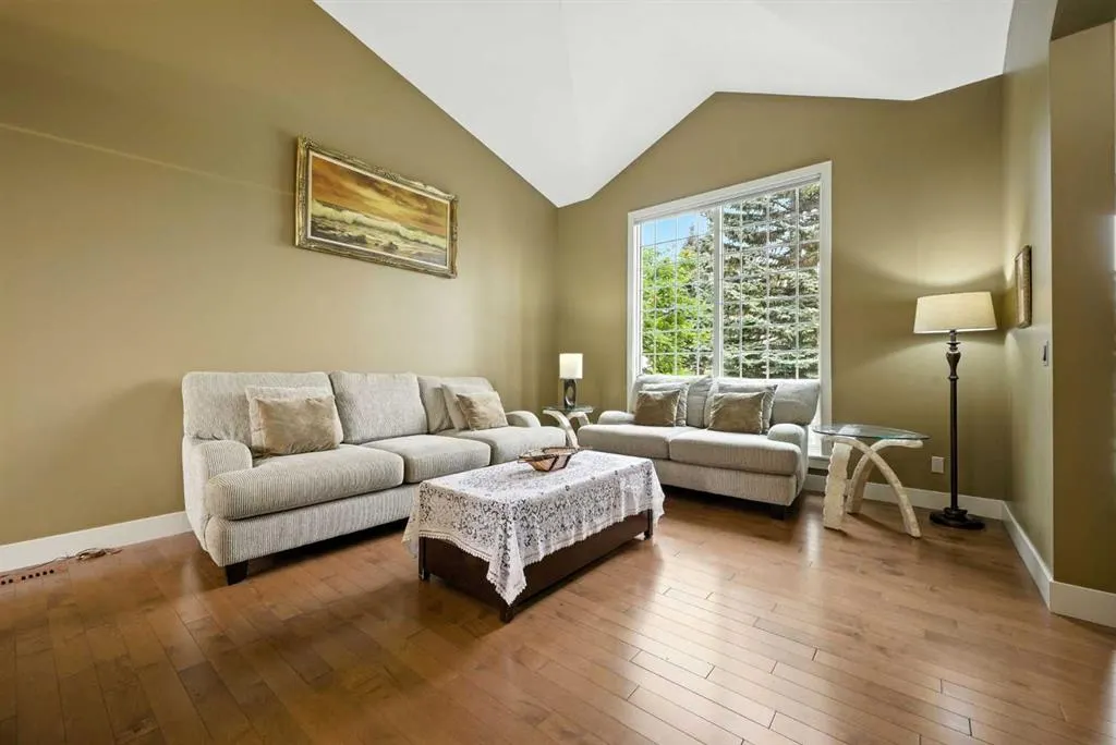 141 Edgeview Road NW