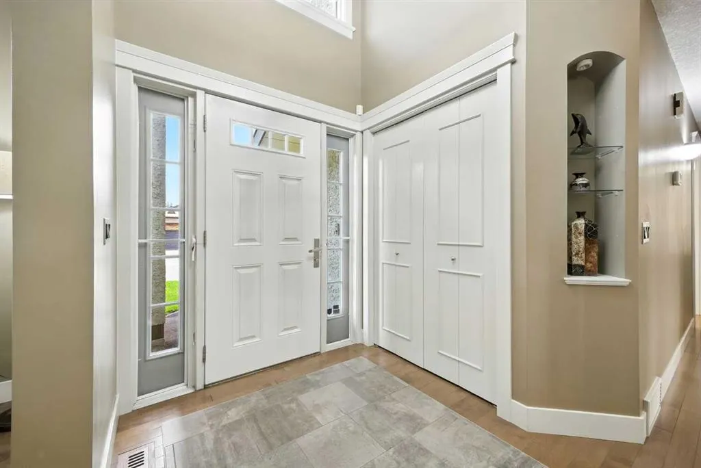 141 Edgeview Road NW