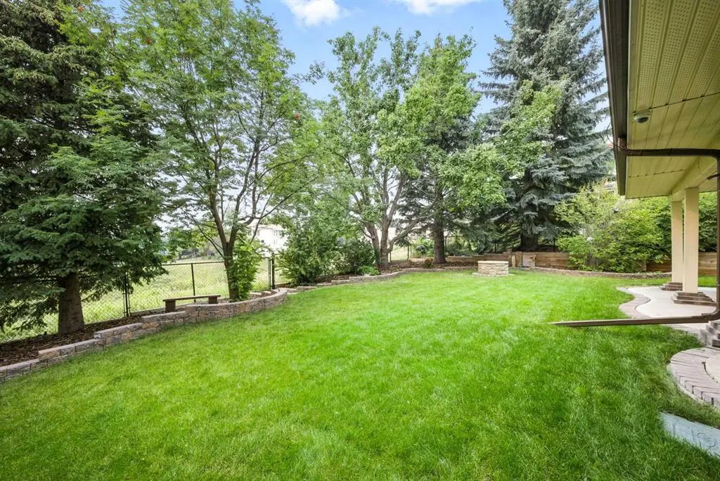 141 Edgeview Road NW