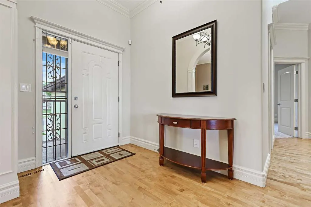 49 Royal Highland Road NW