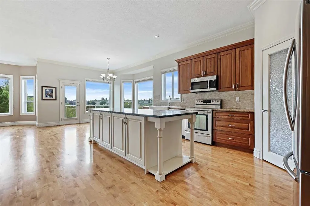 49 Royal Highland Road NW