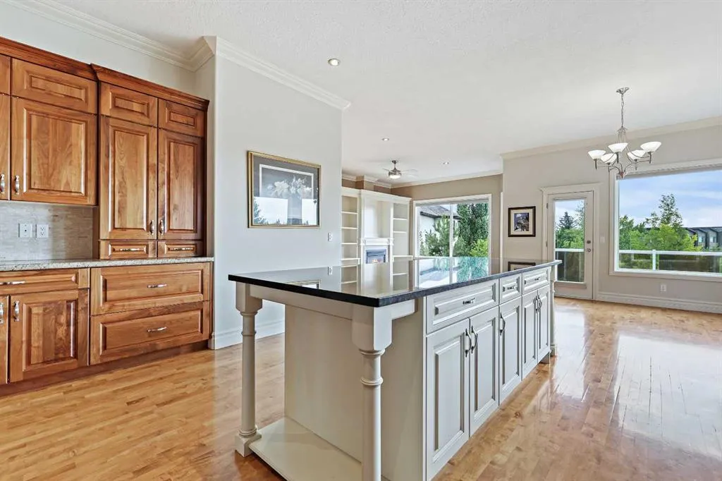 49 Royal Highland Road NW