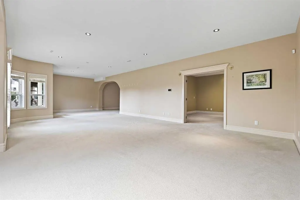 49 Royal Highland Road NW