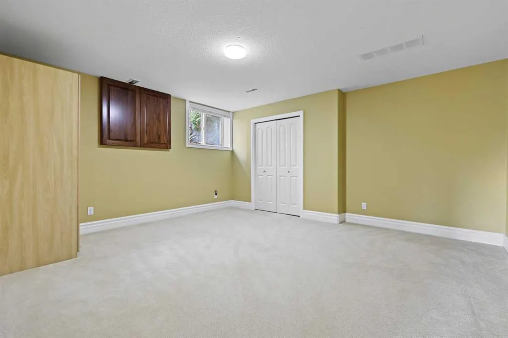 49 Royal Highland Road NW