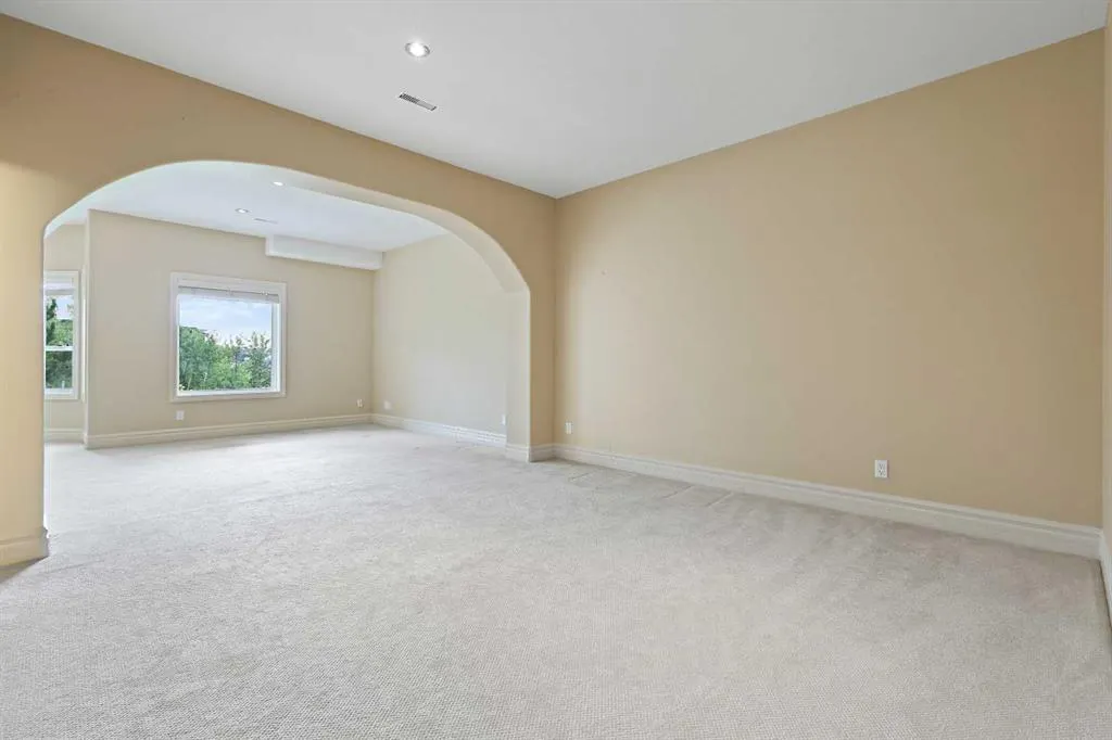 49 Royal Highland Road NW