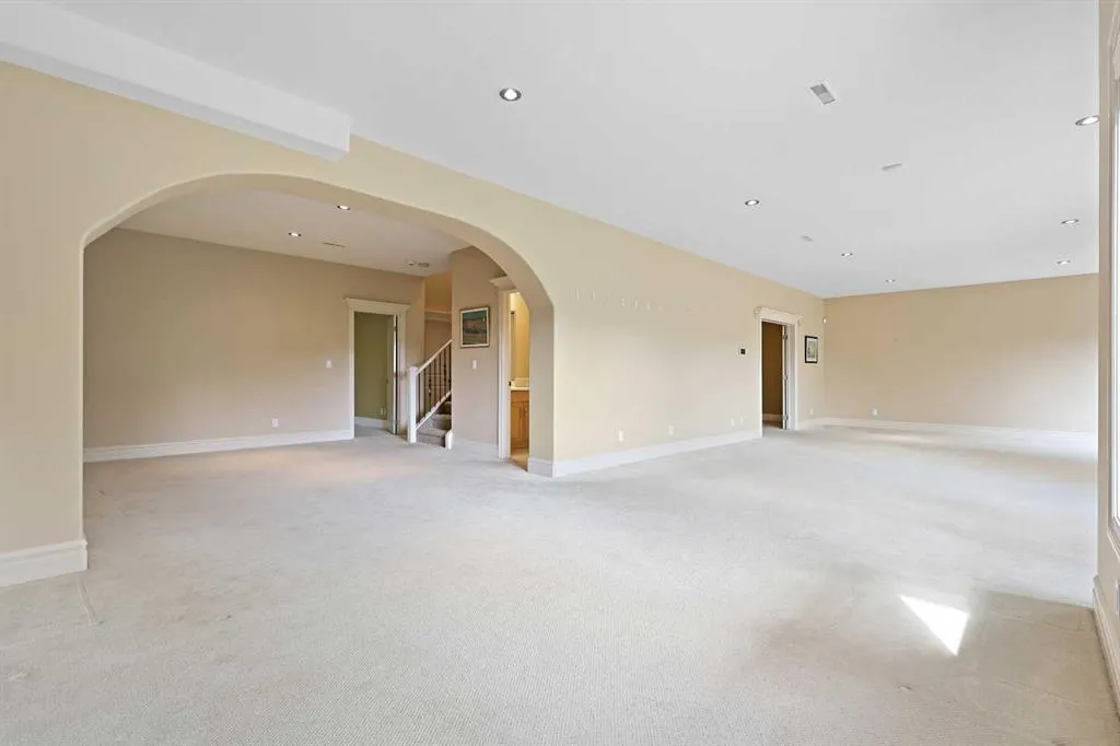 49 Royal Highland Road NW