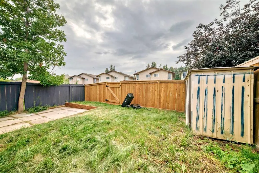 81 Bearberry Close NW