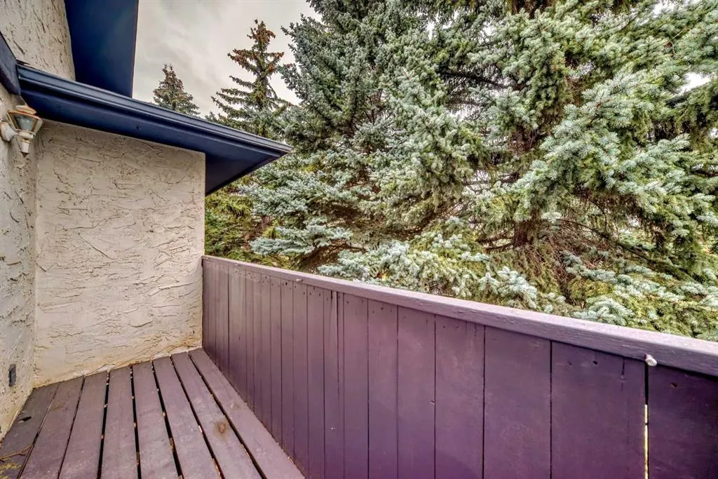 81 Bearberry Close NW