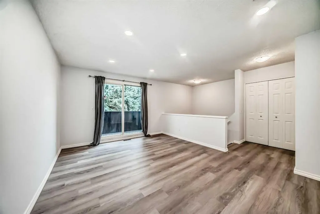 81 Bearberry Close NW