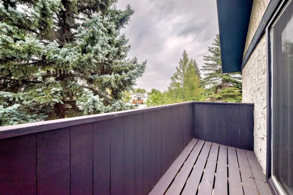 81 Bearberry Close NW