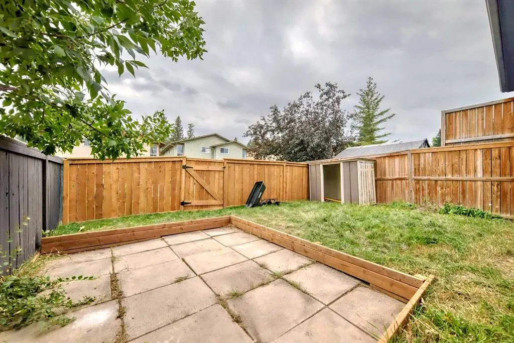 81 Bearberry Close NW