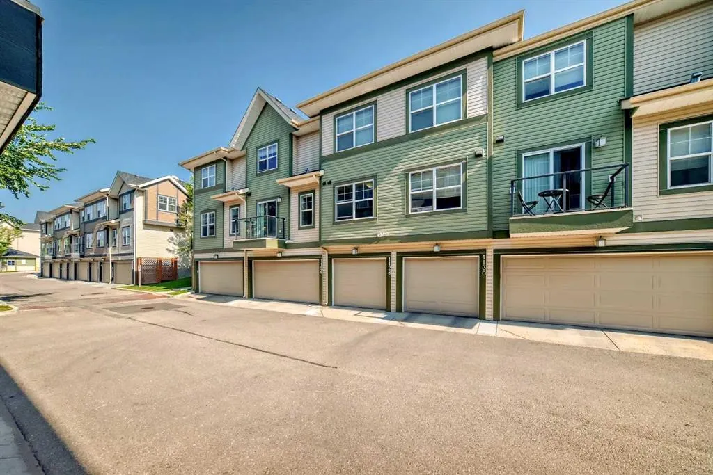 1130 Mckenzie Towne Row SE