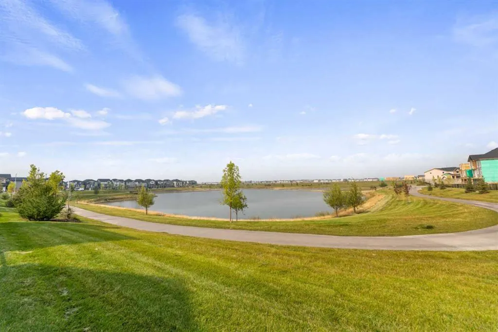 288 Savanna Drive NE