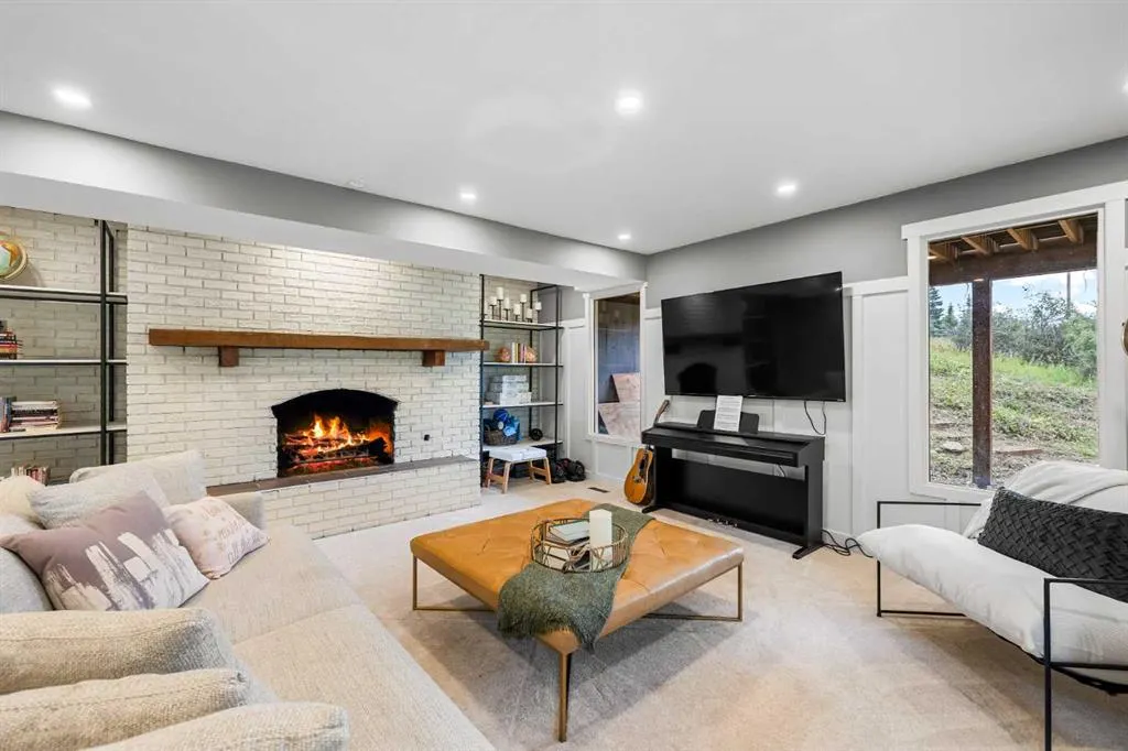 65 Woodland Lane