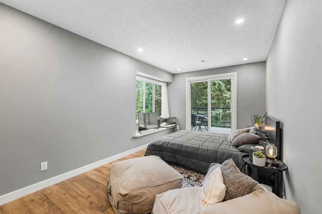 65 Woodland Lane