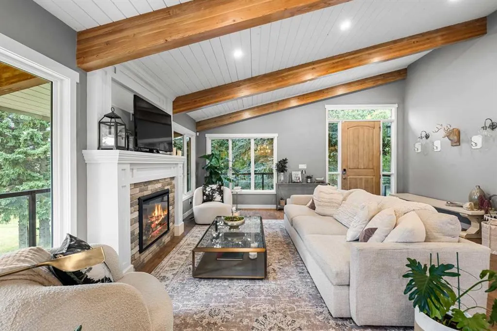 65 Woodland Lane