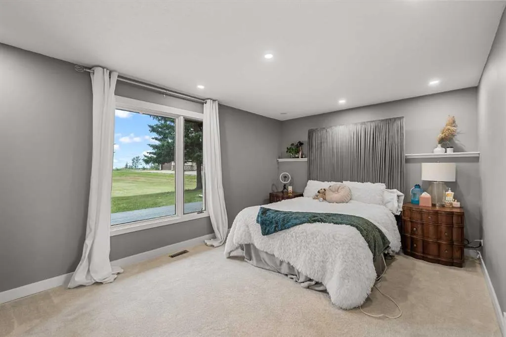 65 Woodland Lane