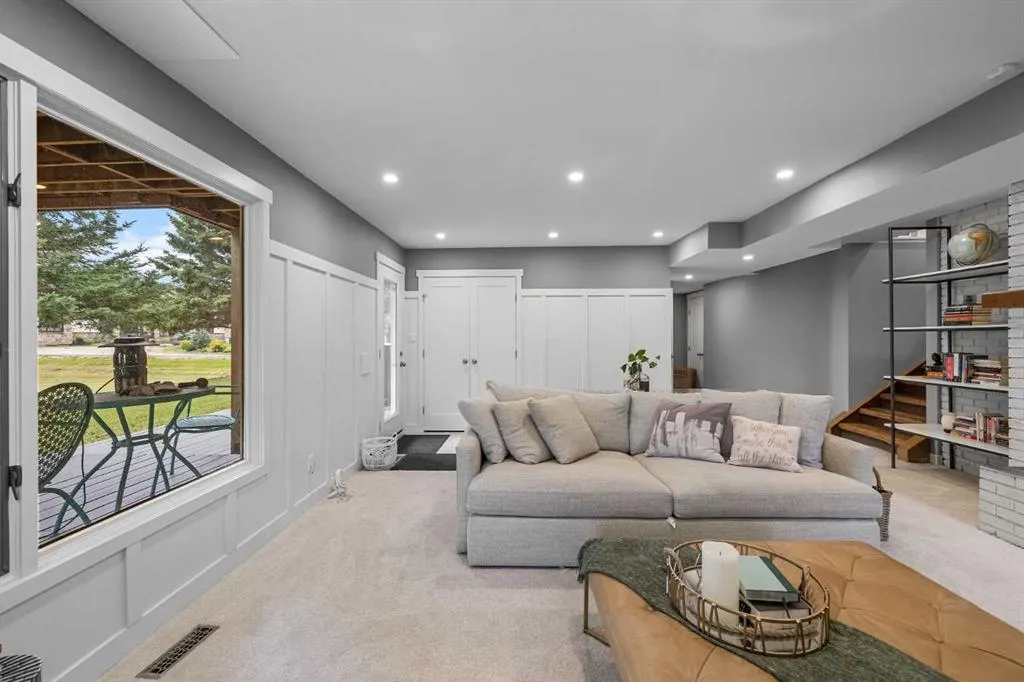 65 Woodland Lane