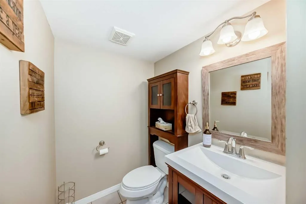 69 Simcoe Close SW