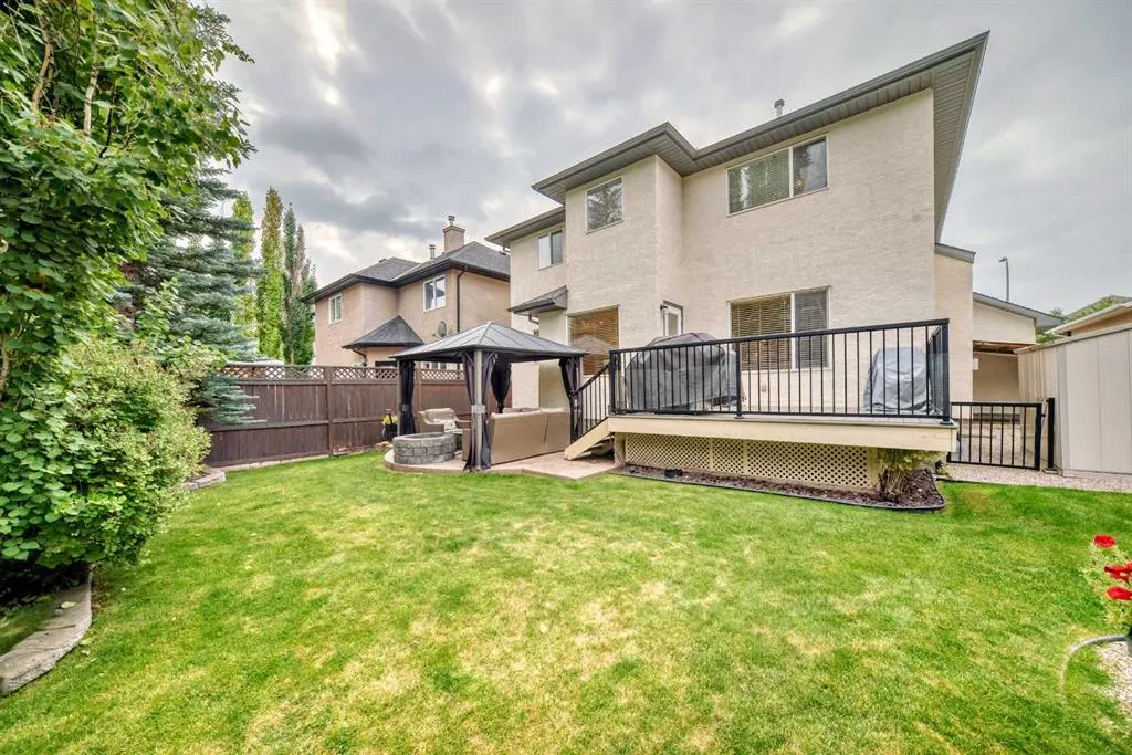 69 Simcoe Close SW