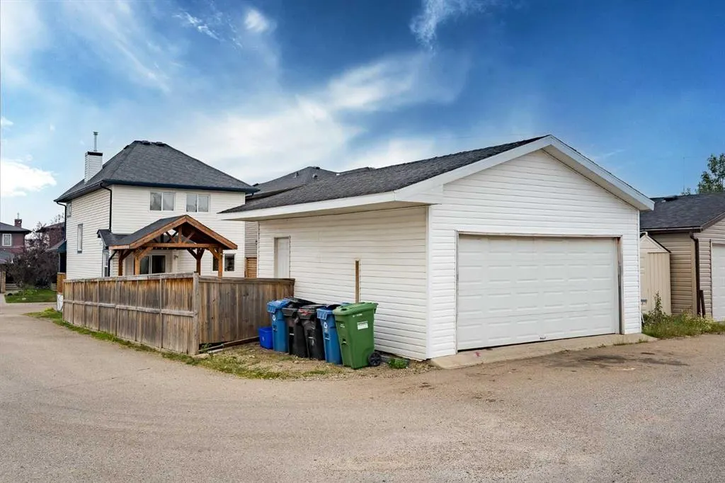 93 Evansford Circle NW