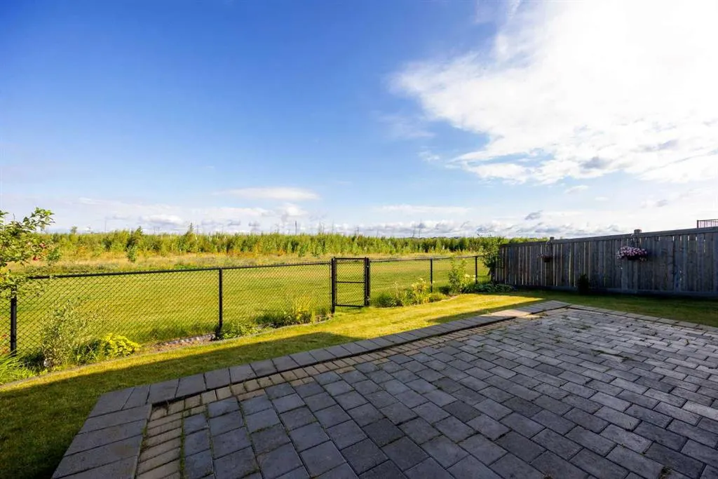 340 Fireweed Crescent