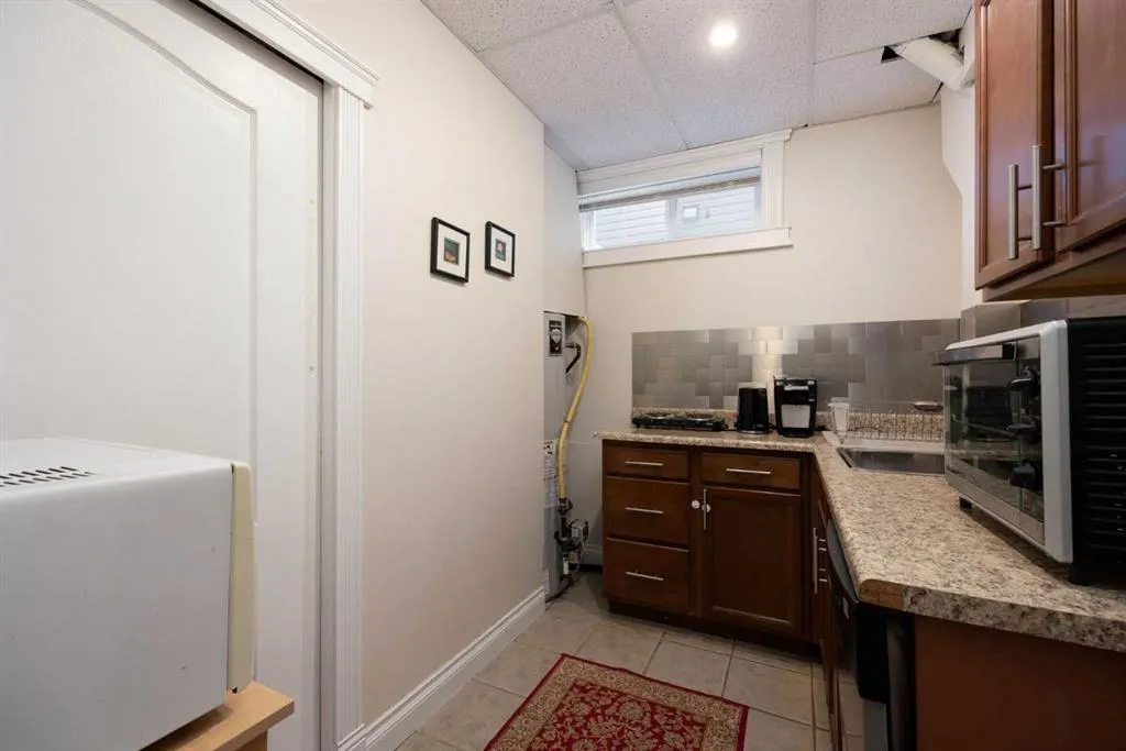 340 Fireweed Crescent
