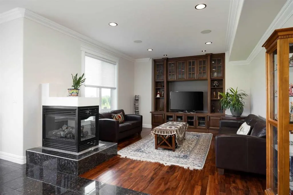340 Fireweed Crescent