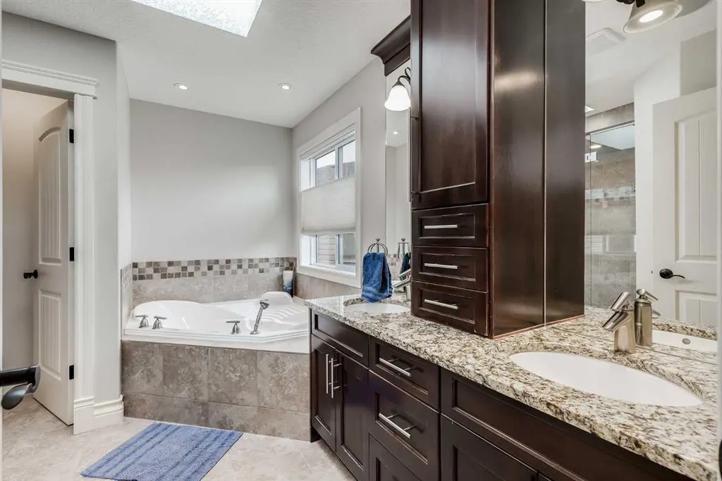14 Prairie Springs Cove SW