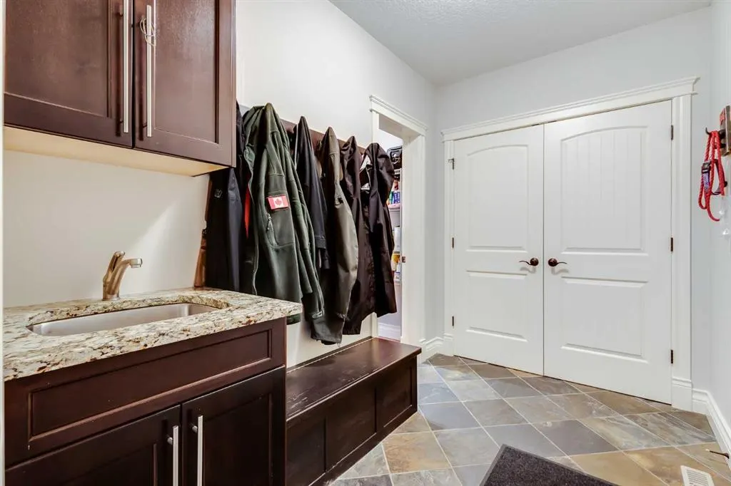 14 Prairie Springs Cove SW