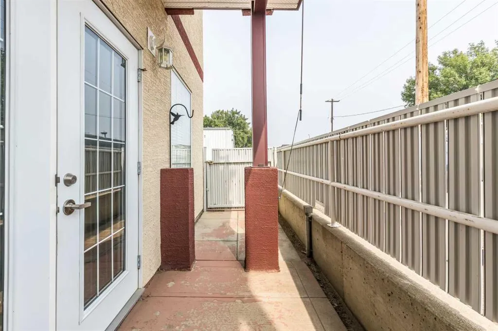105 Main Street S, #102