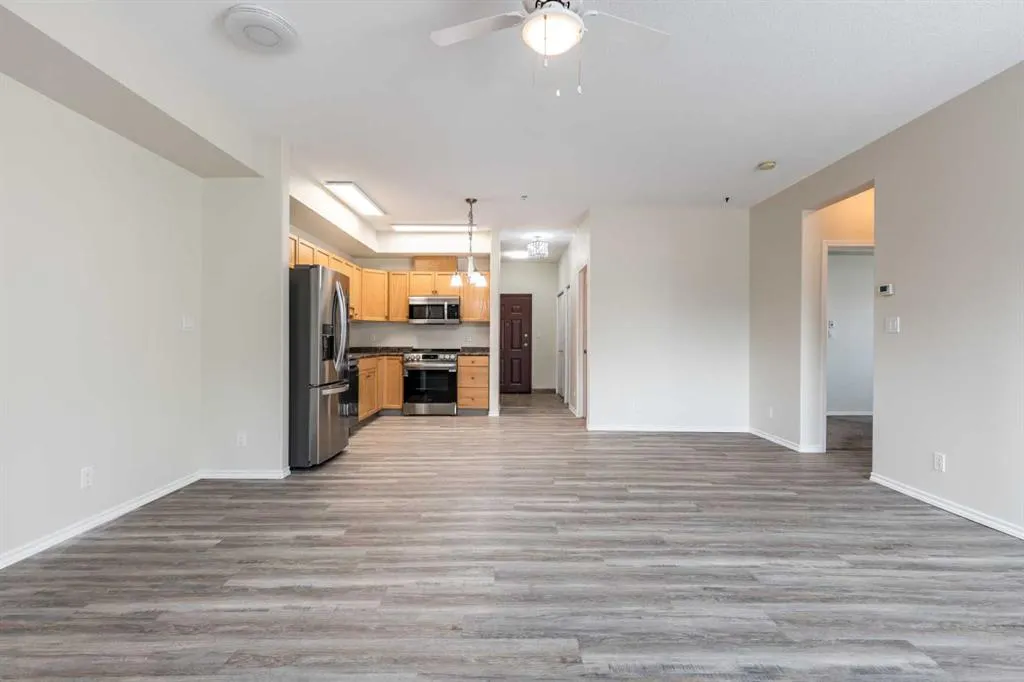 105 Main Street S, #102