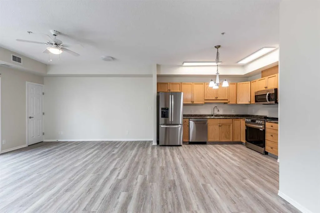 105 Main Street S, #102
